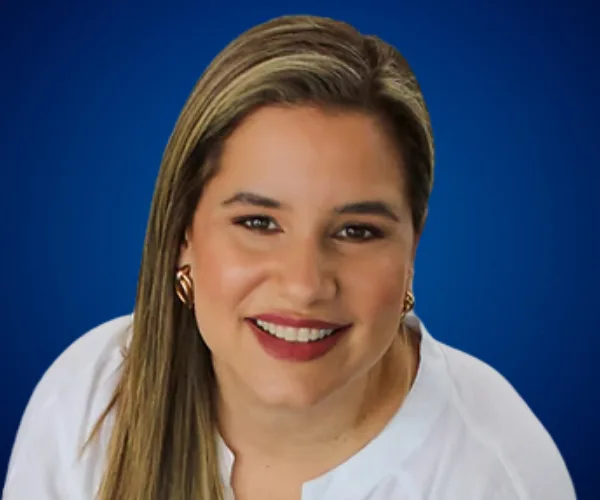 Karina Masías — Conferencista de Cambio y Adaptación