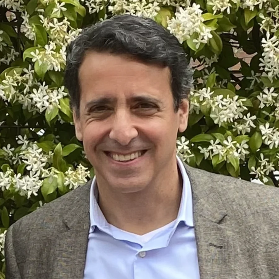 Franzel Delgado Buloz — Conferencista de Alto Desempeño
