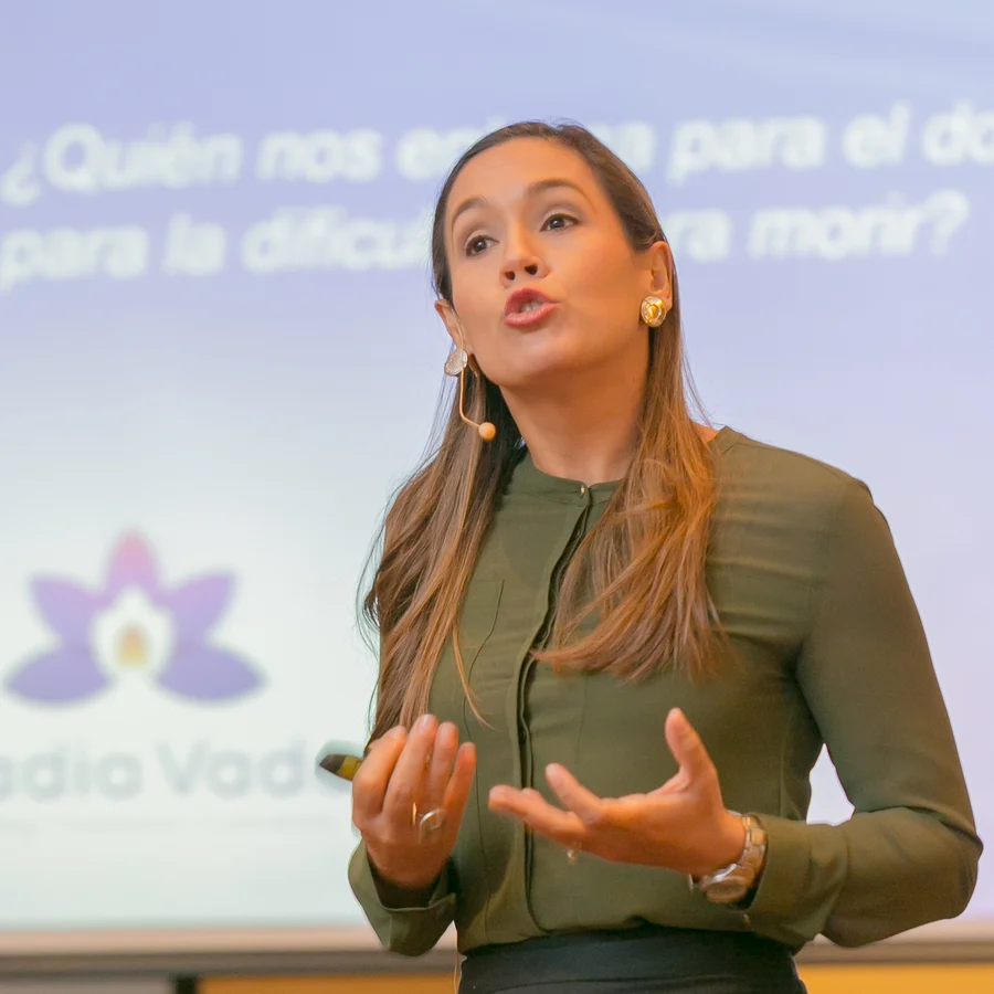 Nadia Vado — Conferencista de Productividad