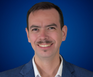 Retrato principal de Ricardo Pérez Segura para su perfil premium.